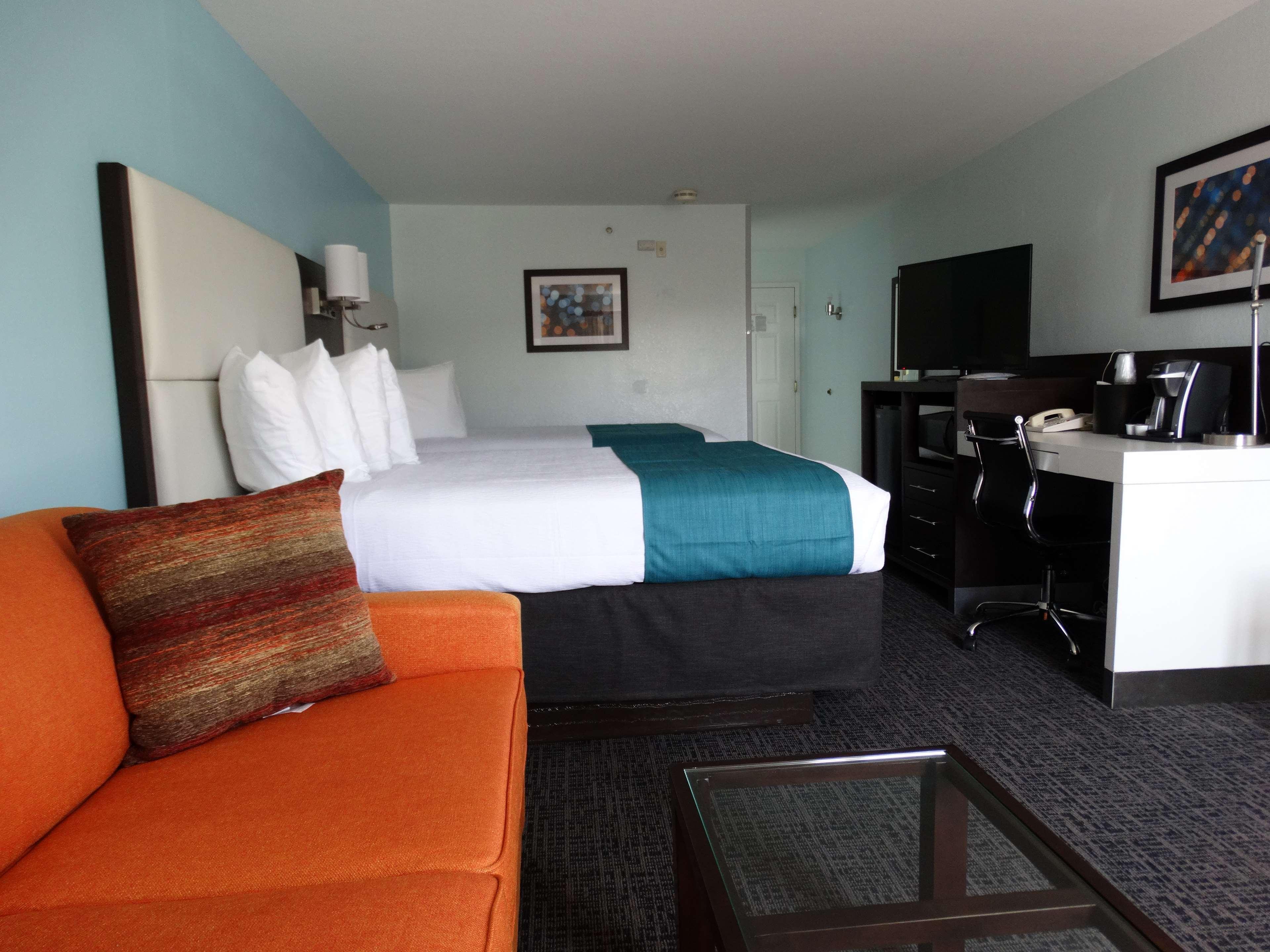 Best Western Plus Regency Inn And Conference Centre Абътсфорд Екстериор снимка